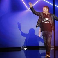 Dinio García entrando en el plató tras ser el expulsado en la gala 5 de 'GH VIP 7'