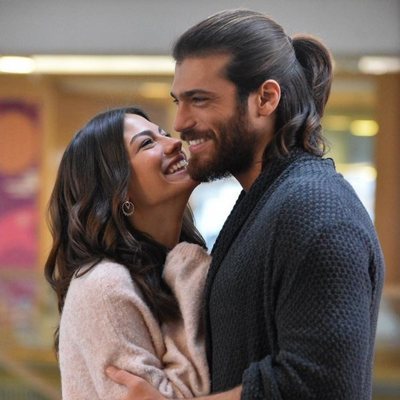 Así es Can Yaman, el guapísimo actor turco que ha conseguido levantar pasiones en toda Europa