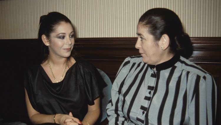 Isabel Pantoja y su madre, Doña Ana, hace años