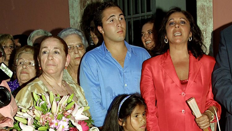 Isabel Pantoja con su madre Doña Ana y sus hijos, Kiko Rivera y Chabelita Pantoja