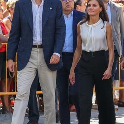 Los Reyes Felipe y Letizia, caminando por Orihuela en su visita oficial