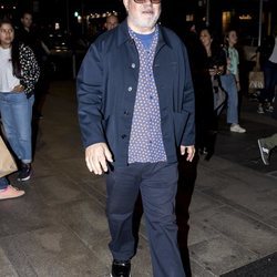 Pedro Almodóvar en la fiesta de cumpleaños de Paco León