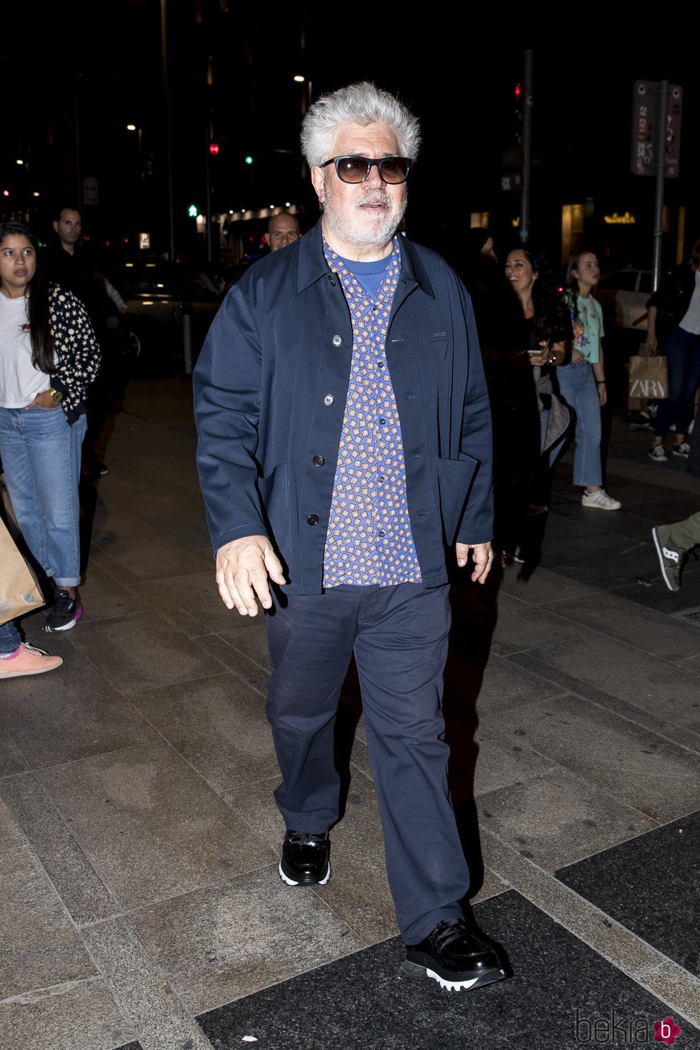 Pedro Almodóvar en la fiesta de cumpleaños de Paco León