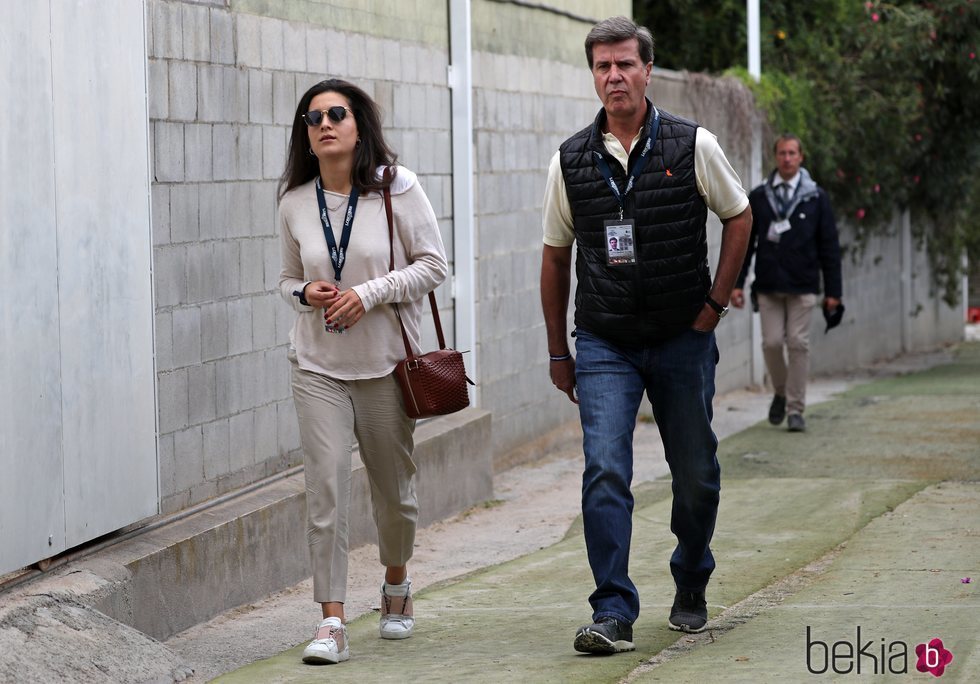 Cayetano Martínez de Irujo y Bárbara Mirjan en el club de Polo de Barcelona