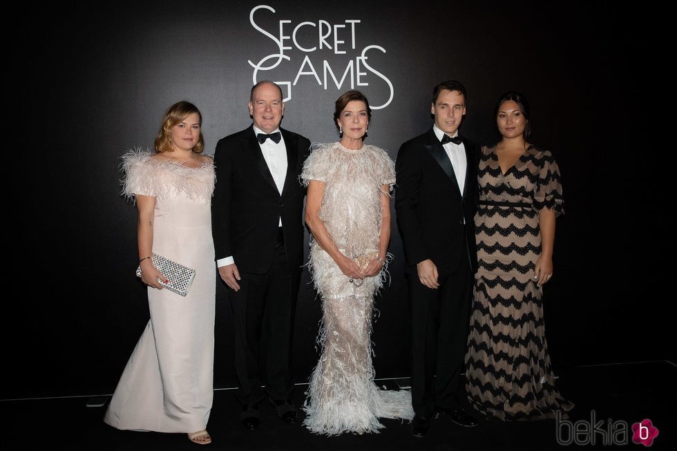 Camille Gottlieb, Alberto de Mónaco, Carolina de Mónaco, Louis Ducruet y Marie Chevallier en Secret Games