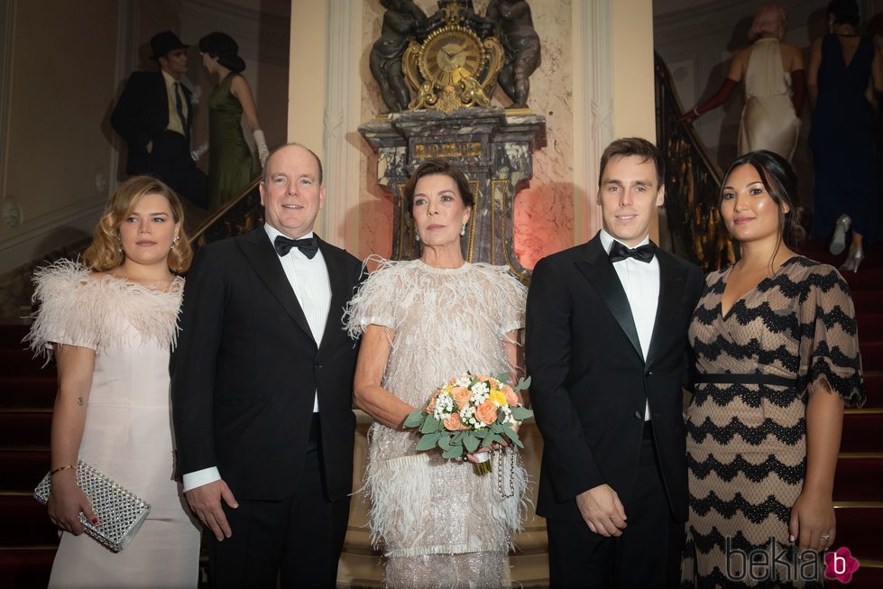 Alberto y Carolina de Mónaco, Louis Ducruet y Marie Chevallier y Camille Gottlieb en una fiesta en Monte-Carlo