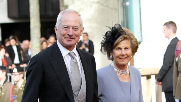 Los Príncipes Hans Adam y María de Liecthenstein en la boda de Guillermo de Luxemburgo y Estefanía Lannoy