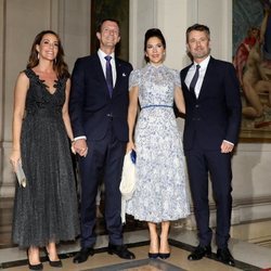 Federico y Mary de Dinamarca con Joaquín y Marie de Dinamarca en una cena en París