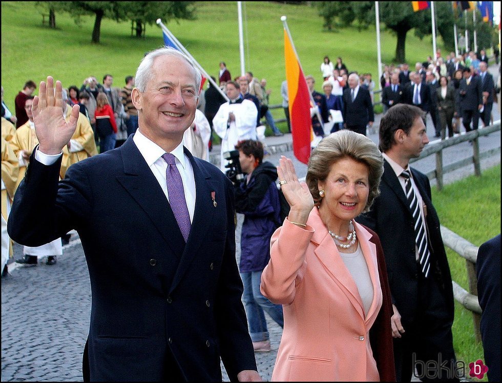 Los Príncipes Hans Adam y María de Liechtenstein en la celebración del Día Nacional en 2006