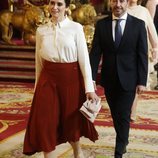 Isabel Díaz Ayuso y Jairo Alonso en la recepción por el Día de la Hispanidad 2019