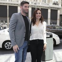 Natalia Verbeke y Marcos Poggi llegando a la boda de unos amigos