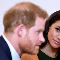 Meghan Markle mira con cariño al Príncipe Harry en los Well Child Awards 2019