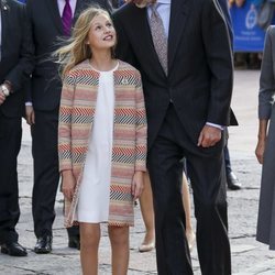 El Rey Felipe, muy pendiente de la Princesa Leonor en su primera visita oficial a Oviedo