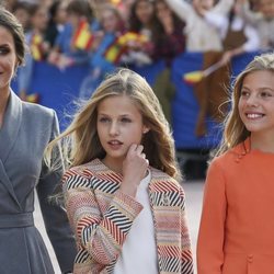 La Princesa Leonor en su primera visita oficial a Oviedo acompañada de la Reina Letizia y de a Infanta Sofía