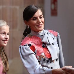 La Reina Letizia y Princesa Leonor en la recepción previa a los Premios Princesa de Asturias 2019