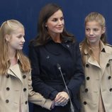 La Princesa Leonor, la Reina Letizia y la Infanta Sofía durante el acto de entrega del Premio Pueblo Ejemplar de Asturias 2019