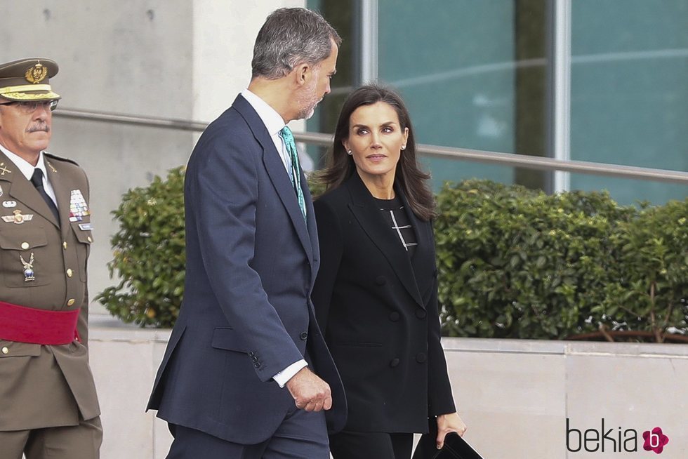 Los Reyes Felipe y Letizia al comienzo de su viaje a Japón para la entronización de Naruhito de Japón