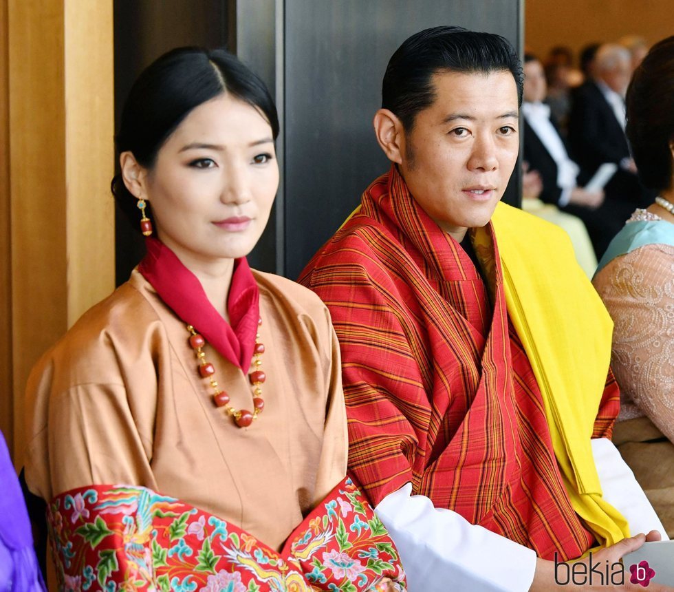 Los Reyes de Bhutan en la entronización de Naruhito de Japón