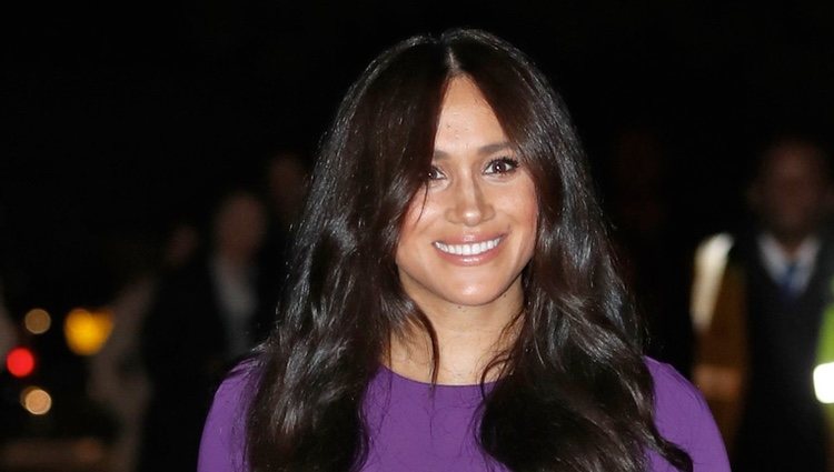 Meghan Markle algo tensa a su llegada a la inauguración de la Cumbre Mundial One Young en Londres