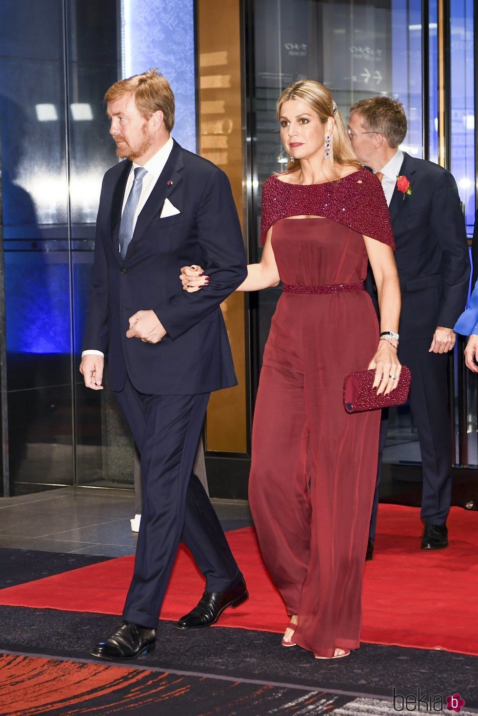 Guillermo Alejandro y Máxima de Holanda en el banquete organizado por la entronización de Naruhito de Japón