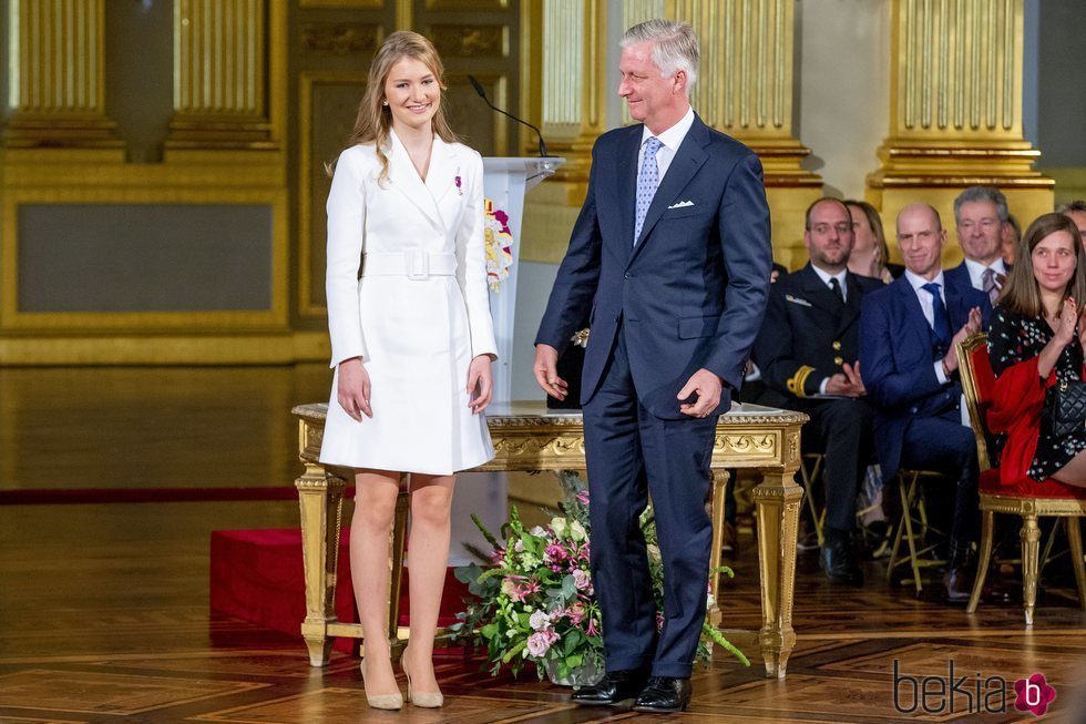 Isabel de Bélgica con Felipe de Bélgica, en su 18 cumpleaños