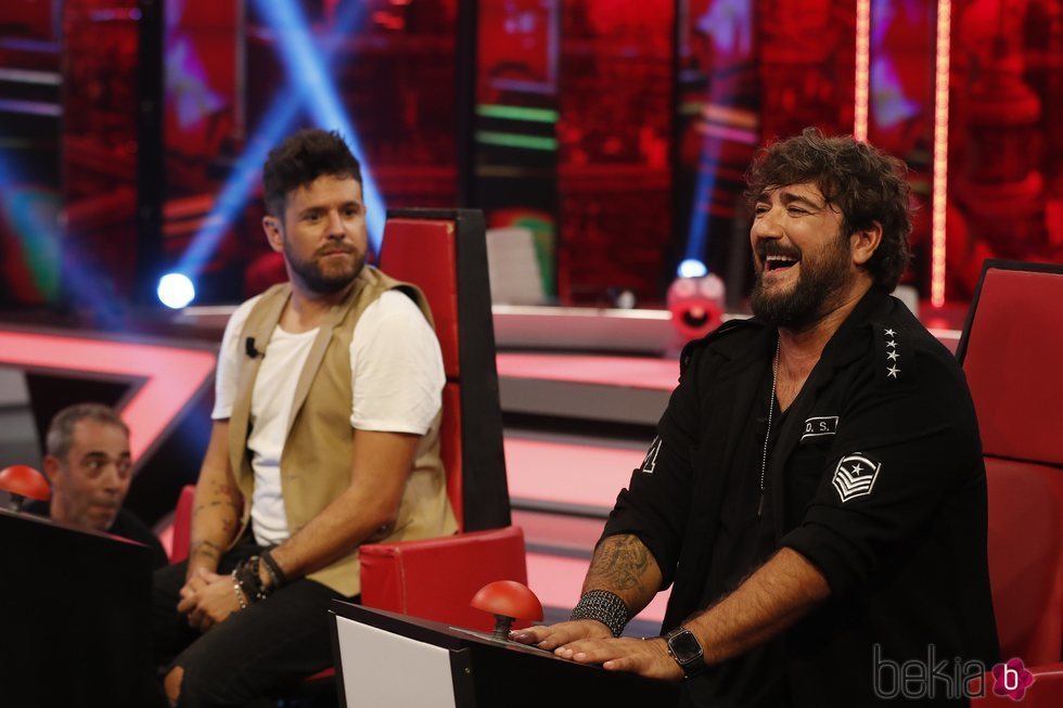 Antonio Orozco y Pablo López en los sillones de 'La Voz' pero en 'El Hormiguero'