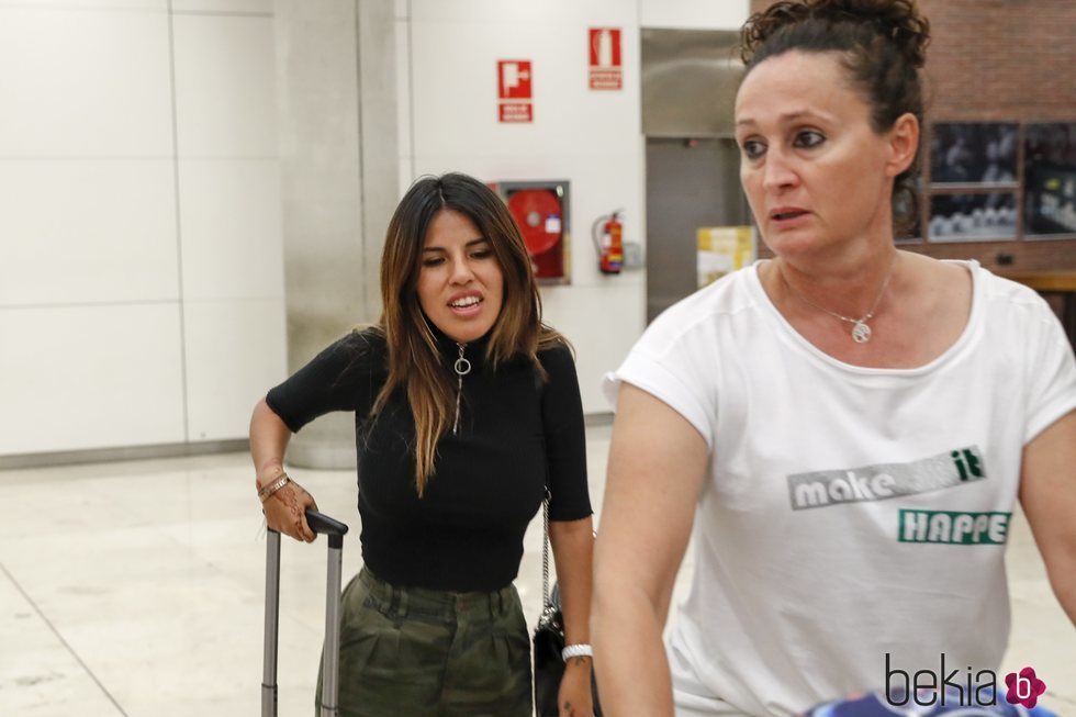 Chabelita Pantoja y Ducle en el aeropuerto de Madrid tras su regreso de Dubai