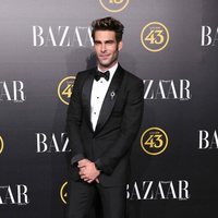 Jon Kortajarena en los premios Harper's Bazaar 2019