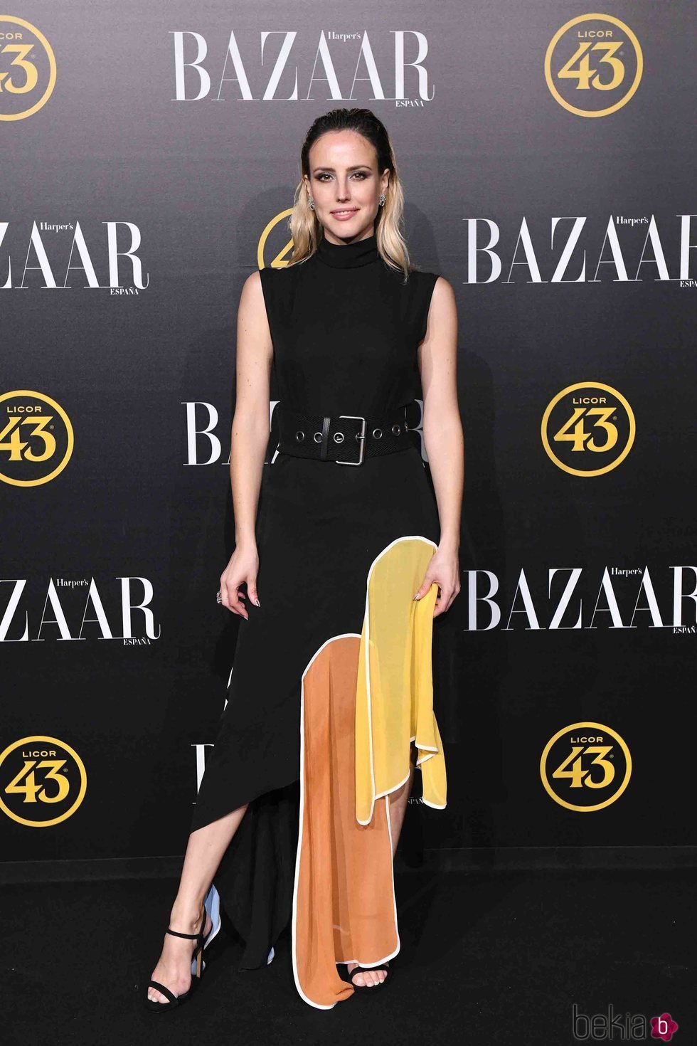 Natalia de Molina en los premios Harper's Bazaar 2019