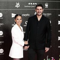 Melendi y Julia Nakamatsu en Los 40 Music Awards 2019