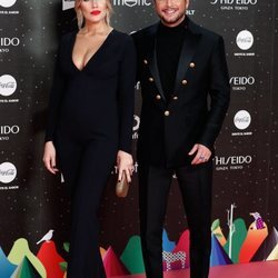 Manuel Carrasco y Almudena Navalón en Los 40 Music Awards 2019