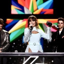 Aitana recibiendo el Premio Artista del 40 al 1 en Los 40 Music Awards 2019