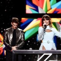 Aitana recibiendo el Premio Artista del 40 al 1 en Los 40 Music Awards 2019