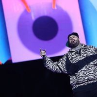 Nicky Jam en su actuación en Los 40 Music Awards 2019