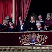 Los Duques de Cambridge, la Reina Isabel y los Duques de Cornualles en el concierto del Día del Recuerdo 2019