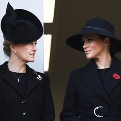 Sophie Rhys-Jones y Meghan Markle en el Día del Recuerdo 2019