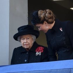 La Reina Isabel y Kate Middleton en el Día del Recuerdo 2019