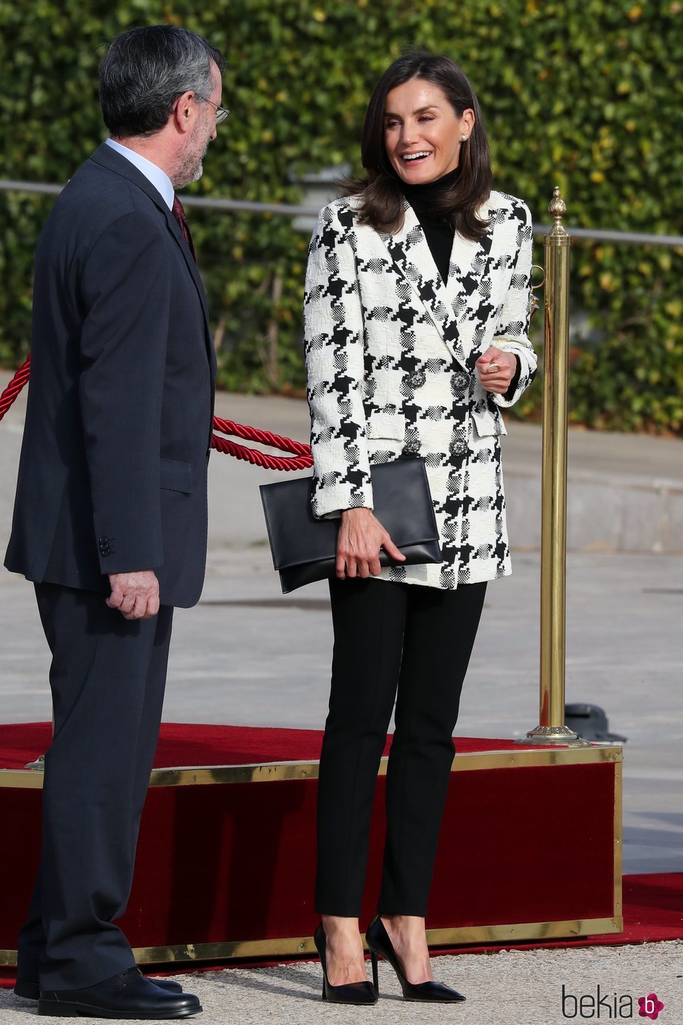 La Reina Letizia, muy sonriente antes de comenzar su Visita de Estado a Cuba