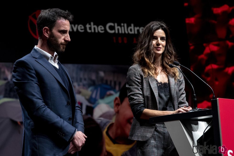 Dani Rovira y Clara Lago, galardonados en los Premios Save the Children 2019