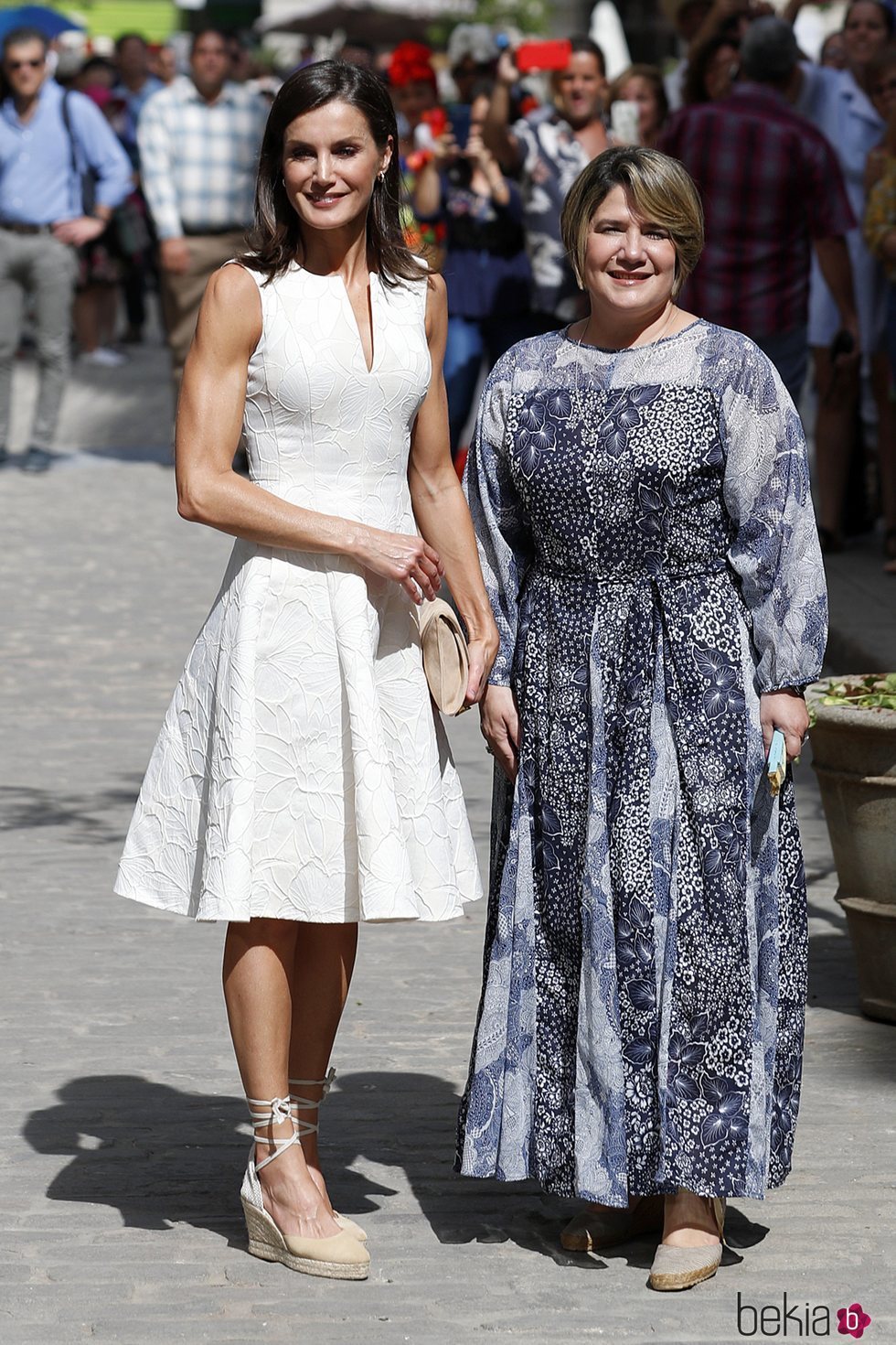 La Reina Letizia y Lis Cuesta en la Escuela Taller 'Gaspar Melchor de Jovellanos' de La Habana