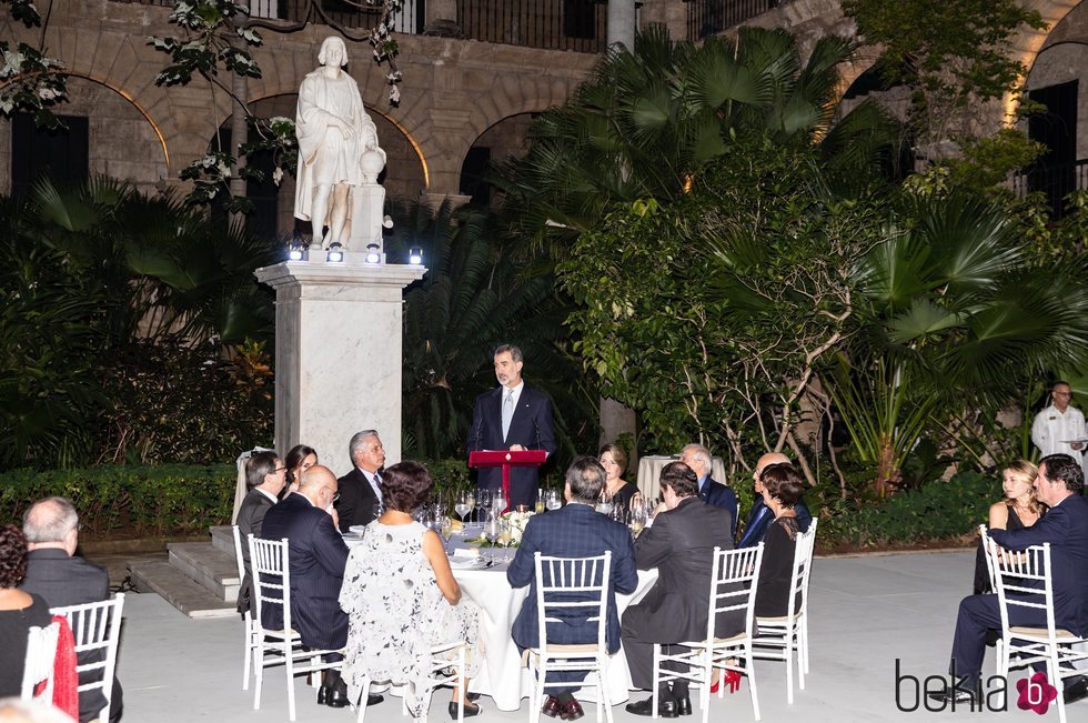 El Rey Felipe dando un discurso en la cena en honor al Presidente de Cuba en su Visita de Estado a Cuba