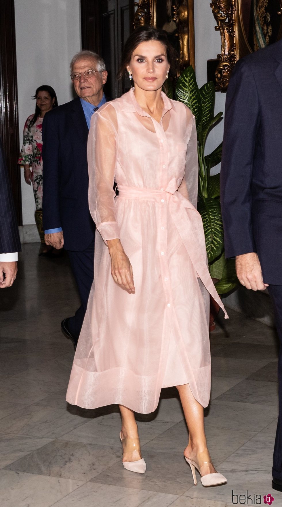 La Reina Letizia en la cena en honor al Presidente de Cuba en su Visita de Estado a Cuba