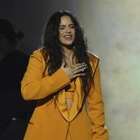 Rosalia actuando en el premio Persona del Año 2019 en los Grammy Latino