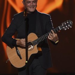 Alejandro Sanz actuando en el premio Persona del Año 2019 en los Grammy Latino