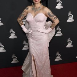 Mon Laferte en la alfombra roja del premio Persona del Año 2019 en los Grammy Latino