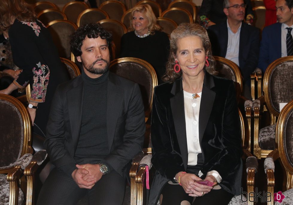 La Infanta Elena junto a Miguel Abellán en un homenaje a la tauromaquia