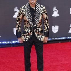 Ozuna en la alfombra roja de los premios Grammy Latino 2019