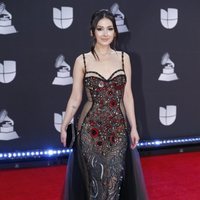 Nella en la alfombra roja de los premios Grammy Latino 2019