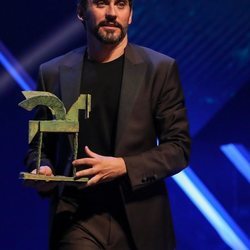 Paco León con su Premio Ondas 2019