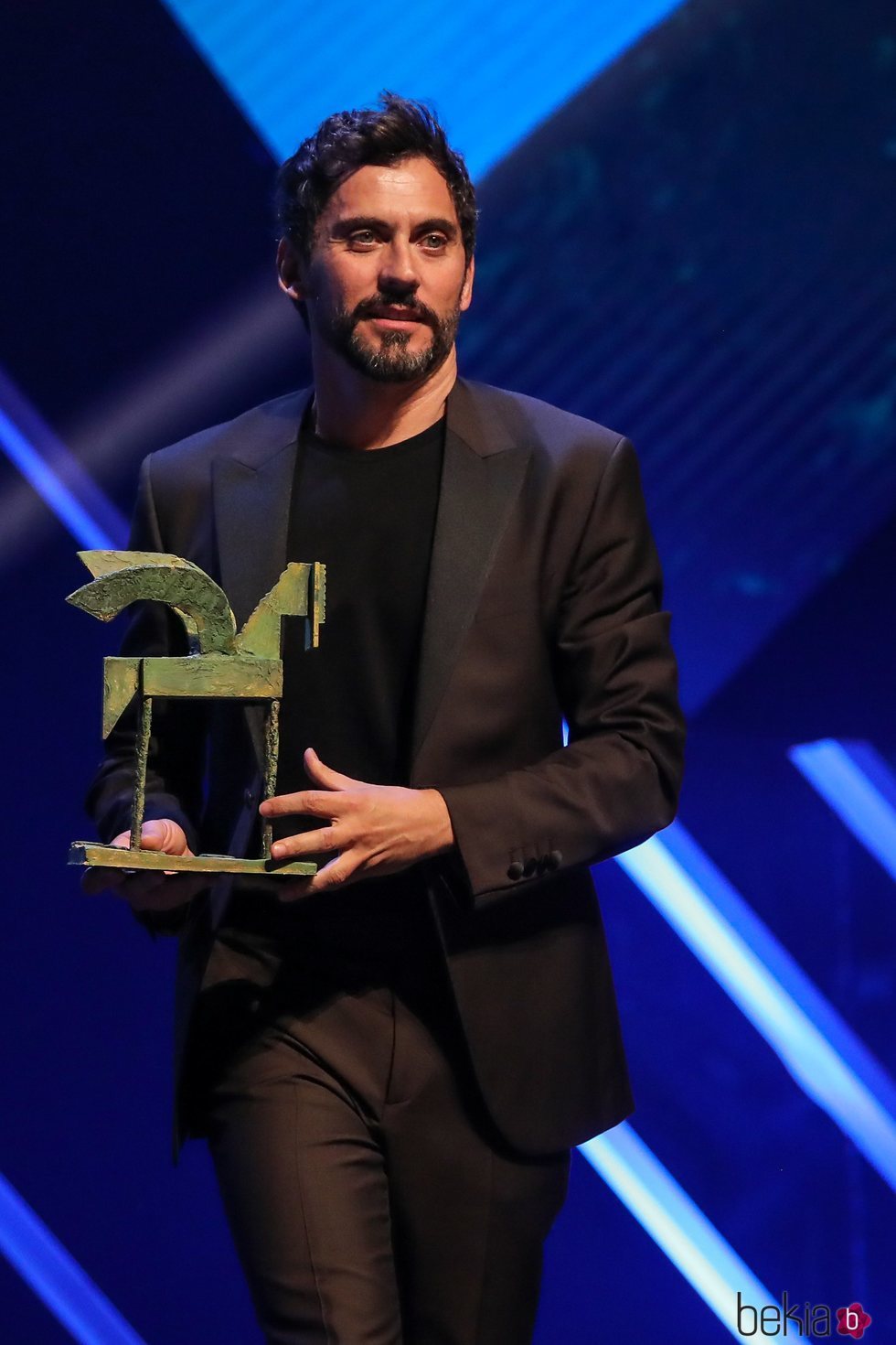 Paco León con su Premio Ondas 2019